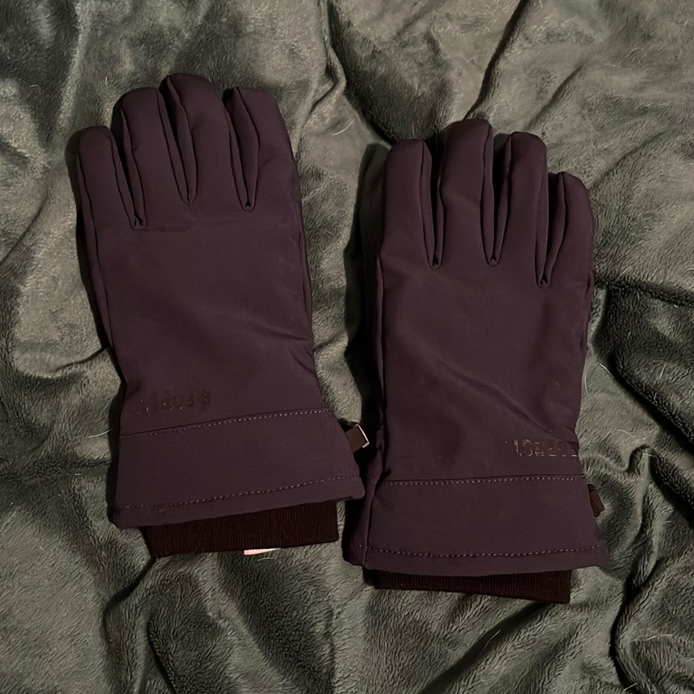 Navy winter gloves